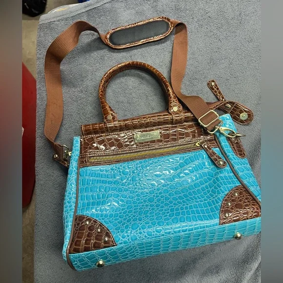 🔥 Croc-Embossed Samantha Brown Aqua Dowel Bag - Picture 2 of 10